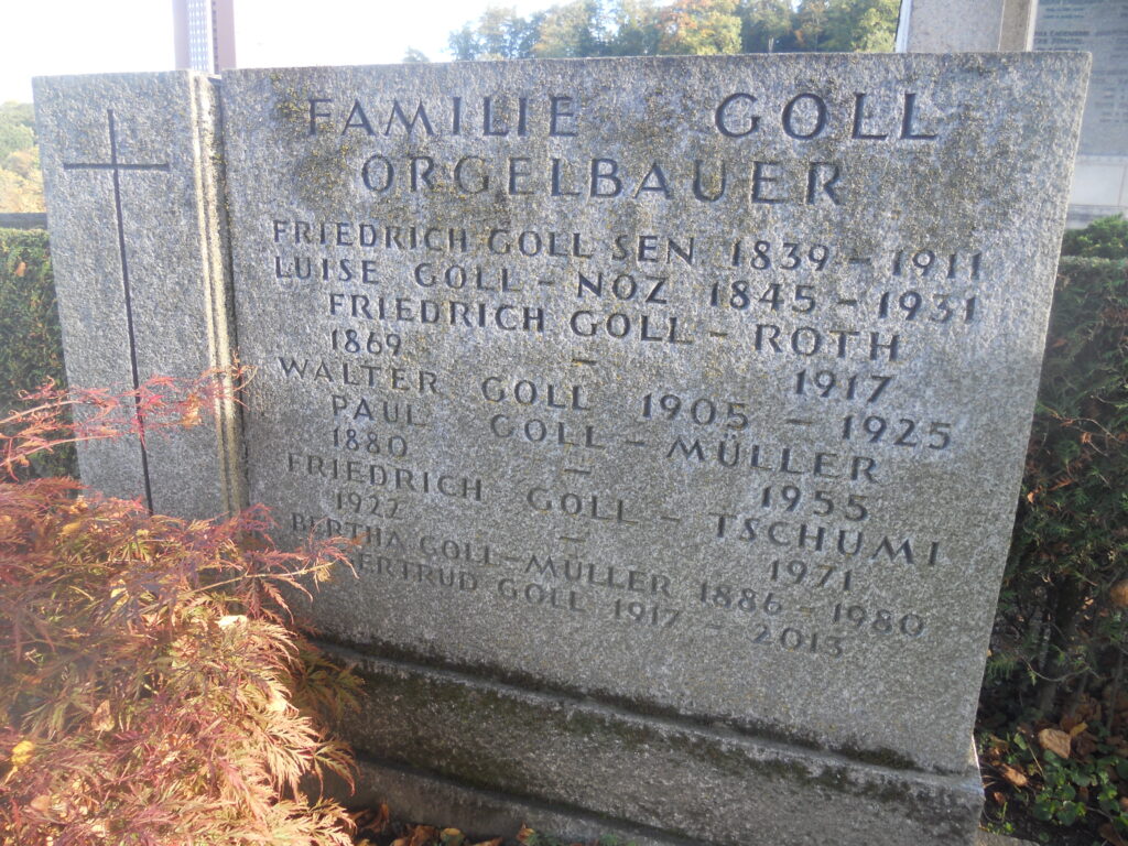 Das Familiengrab der Familie Goll im Freidental (Foto: Urs Häner)