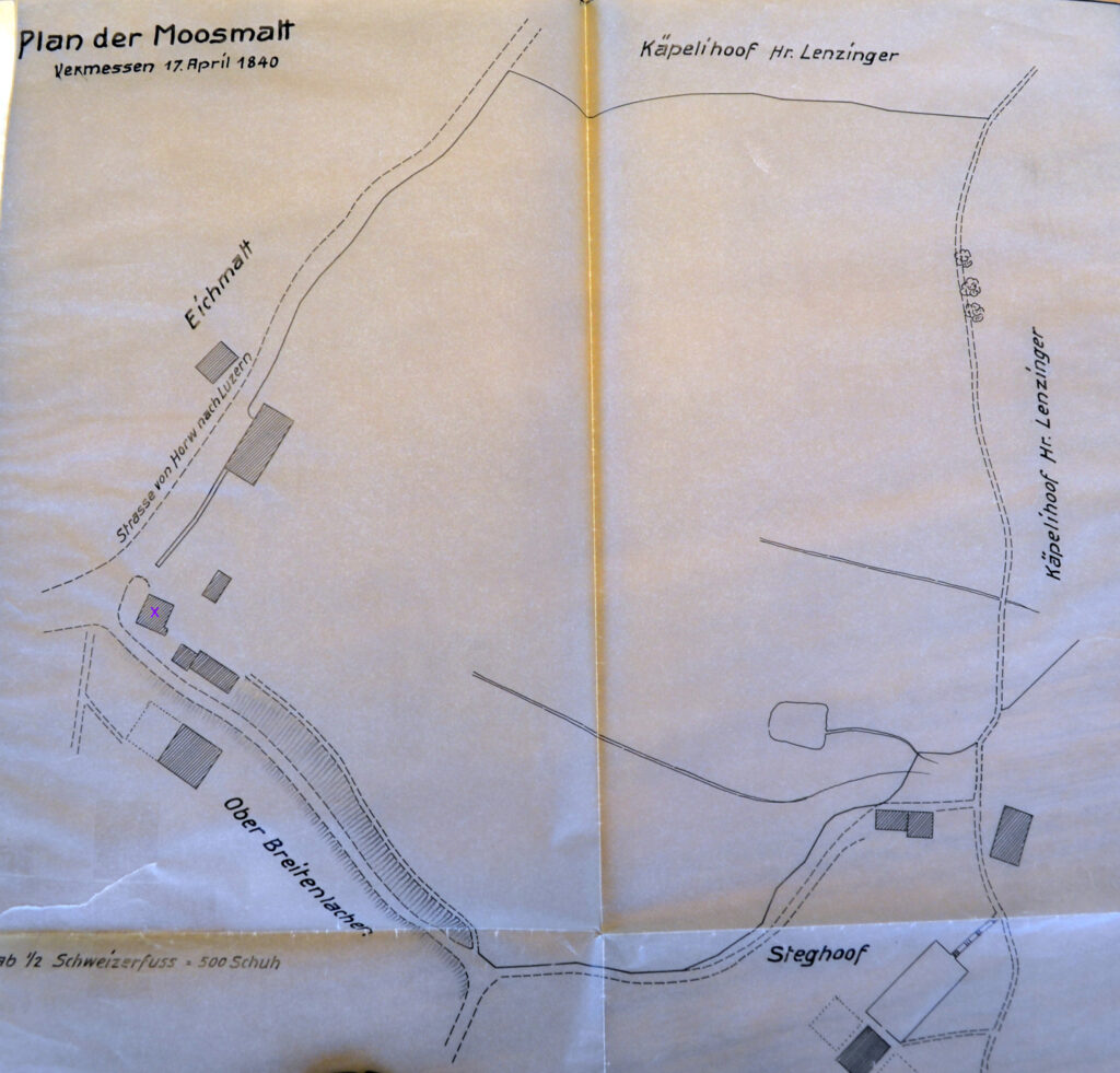 Ein Plan des Moosmatt-Gebiets um 1840. Das Bauernhaus (mit violettem Kreuz markiert) steht an der Kreuzung Moosmattstrasse–Hubelrain. (Quelle Stadtarchiv Luzern: E4c.76)