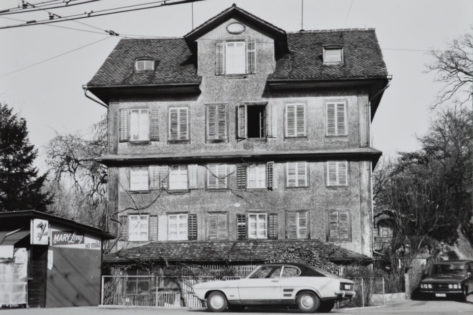 Die «Villa Moosmatt» mit dem Moosmatt-Kiosk im Vordergrund. Undatierte Aufnahme (Quelle: Stadtarchiv Luzern: F2a/MOOSMATTSTR. 27).