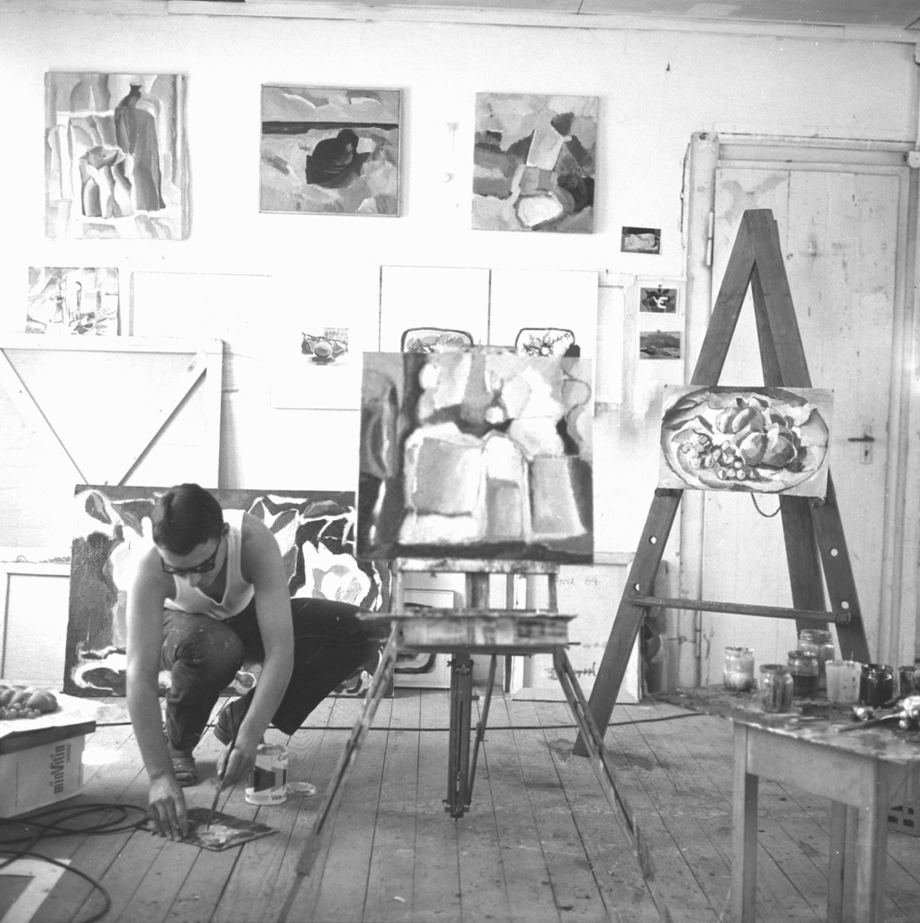 Im Atelier des früh verstorbenen Künstlers Barend Issleiber (Bild: Lisa Meyerlist; Stadtarchiv Luzern FDC-102_1813)