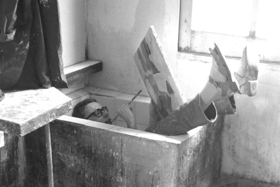 Künstlerisches Refugium in der Badewanne in einem Zimmer des «Mississippidampfer». (Bild: Lisa Meyerlist_STALUFDC 102_1811)