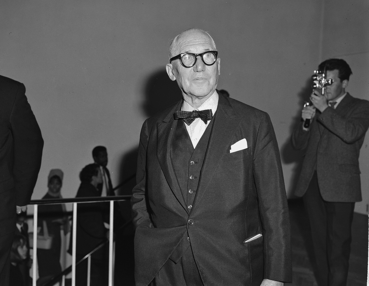 Le Corbusier gilt als einer der einflussreichsten Architekten des 20. Jahrhunderts. Er hat die Lampe «Type 600» sozusagen geadelt. (Bild: Joop van Bilsen / Anefo (via Wikimedia Commons))